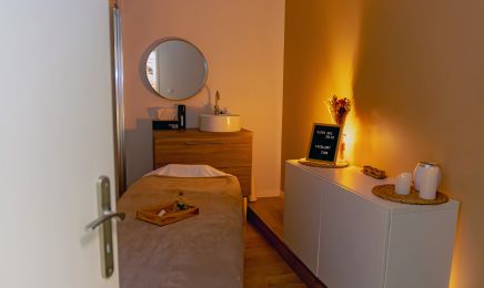Centre de beauté Cybèle  : Manucure à Auxonne