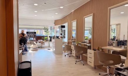 AY Hair &  Beauty: Kosmetikstudio in Duisburg