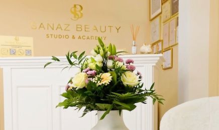 Sanaz Beauty Academy: Kosmetikstudio in Frankfurt am Main