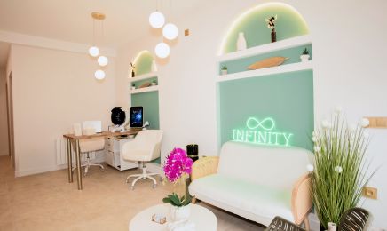 Infinity Esthetique  : Manucure à Paris