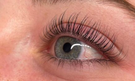 Élégance beauté chez Chacun son style : Manucure à Lauris