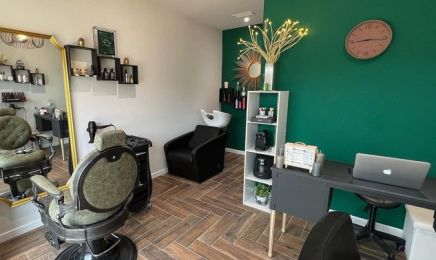 Empire home : Coiffeur à Saint-Marcel-de-Careiret