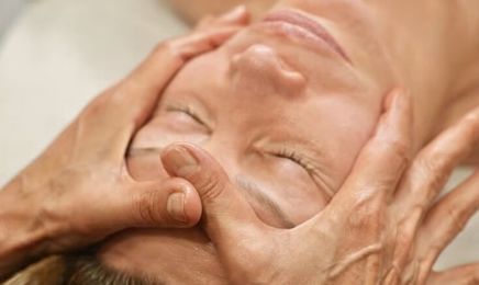Facialiste Paris 8 Ruth Niddam | Kobido | Microneedling : Institut de beauté à Paris