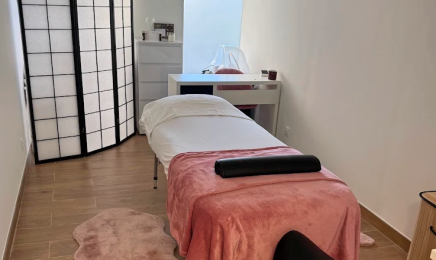 Feenix Alexandrine Sporny Praticienne bien-être Bruyères-le-châtel : Institut de beauté à Bruyères-le-Châtel