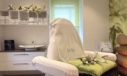 JEAN D'ARCEL Beauty Lounge Larissa Roller: Kosmetikstudio in Bad Herrenalb