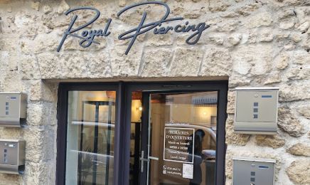 Royal piercing  : Institut de beauté à Pélissanne