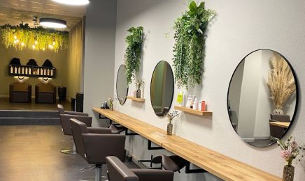 Isabell Pütz & Hairdresser: Friseur in Lübeck