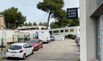 Black Line Studio  : Institut de beauté à La Ciotat