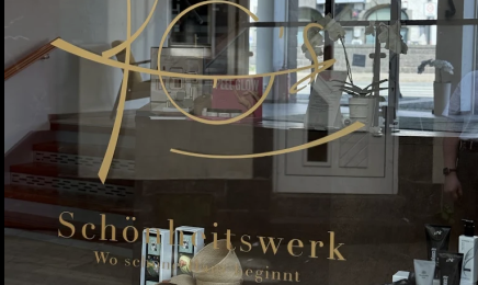KG Schönheitswerk: Nagelstudio in Ulmen