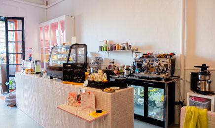 Le Café Dé-coiffé - Coiffeur pour Cheveux Ondulés, Bouclés, Frisés & Crépus - Coffee Shop : Coiffeur à Marseille