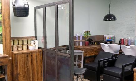 Tete en l'air : Coiffeur à Le Coudray