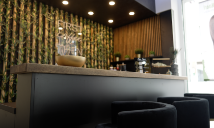Hairstylistin Ayse Ipek: Kosmetikstudio in Bielefeld