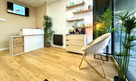Divine Beauté  : Coiffeur à Crevin