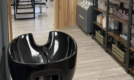 Haarstudio Constantia: Friseur in Emden