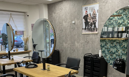 Haarstudio Constantia: Friseur in Emden