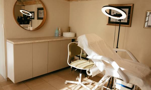  Ana Stan - Maquillage permanent | Microblading | Microneedling 