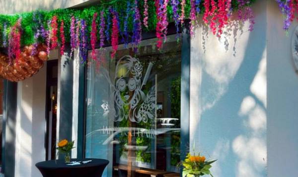 Happy Lou Hair by Louisa Hensel