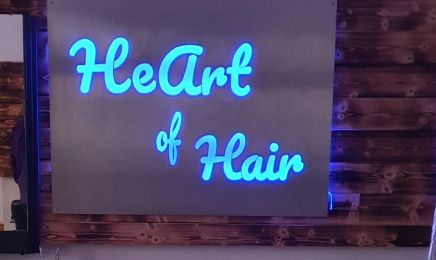 Heart of Hair: Friseur in Warburg