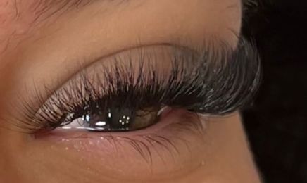 The Lash Room  : Institut de beauté à Saint-Germain-en-Laye