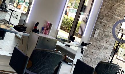 Le Salon by Stephanie  : Coiffeur à Saint-Laurent-du-Var