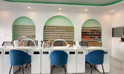MOI Ongles & Head Spa & Cils : Institut de beauté à Vitrolles