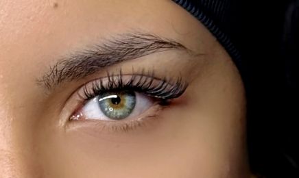 Ambre VATIN - Cils, sourcils et Spray Tan Paris : Institut de beauté à Paris