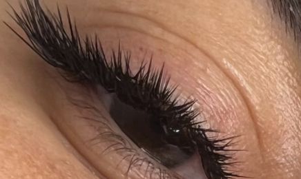 Laboratoire Du Regard Parfait : Manucure à Paris