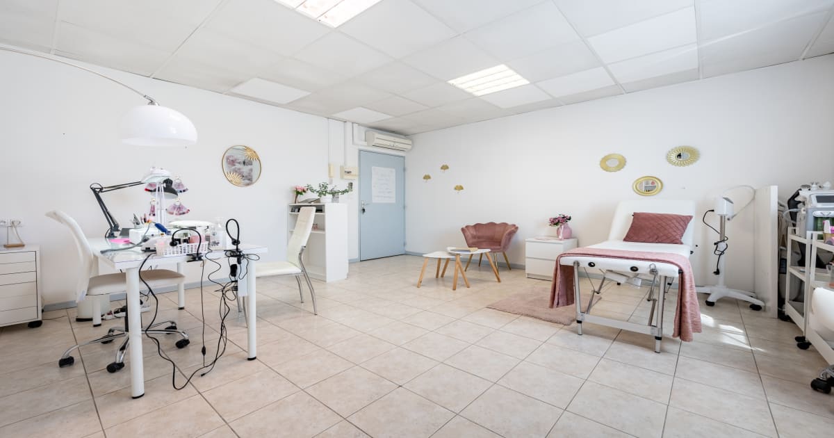 I Nails By Iza institut de beauté à LunelViel