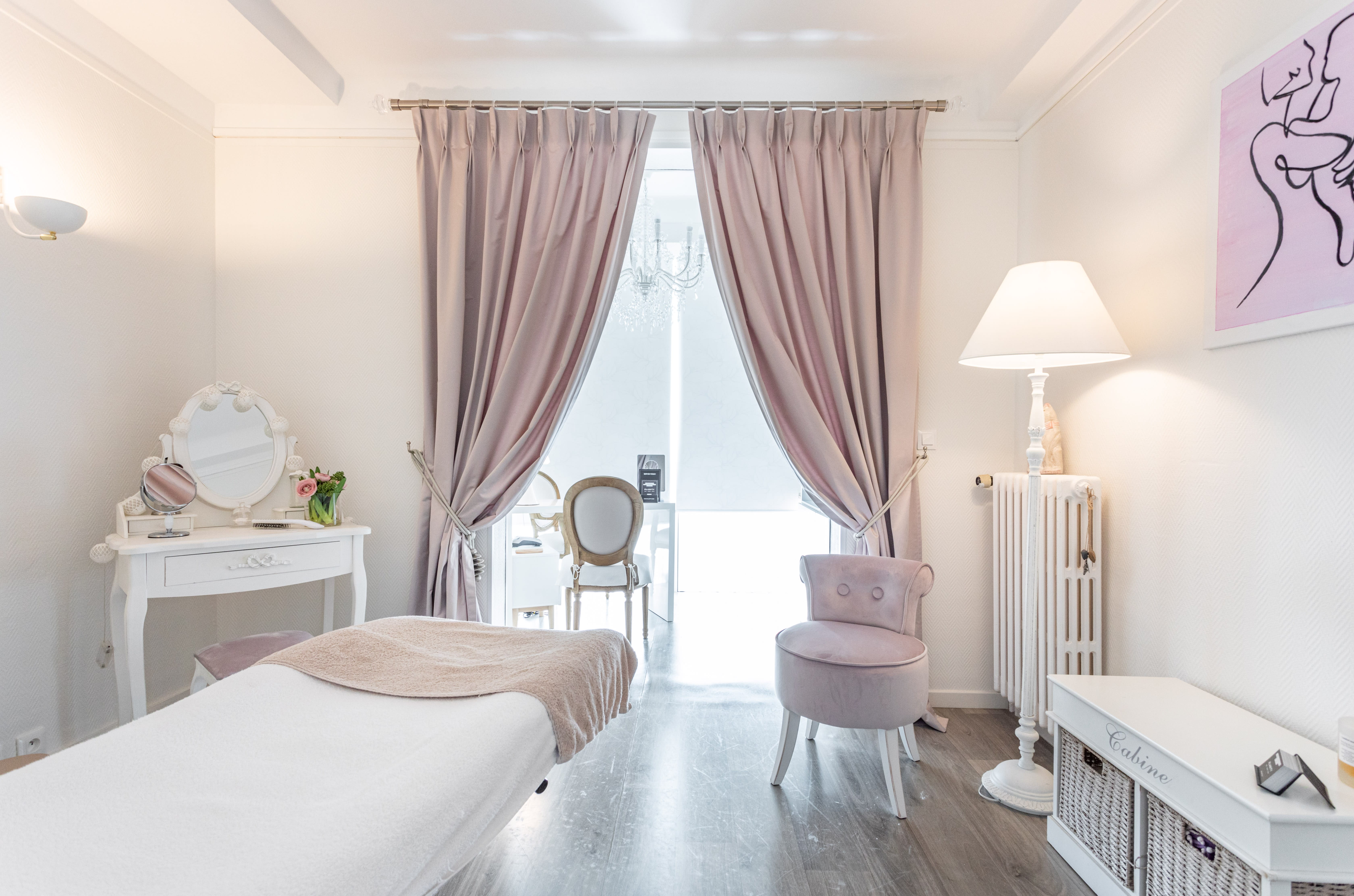 Concept Derma Home - Onglerie Perpignan - OneBooking