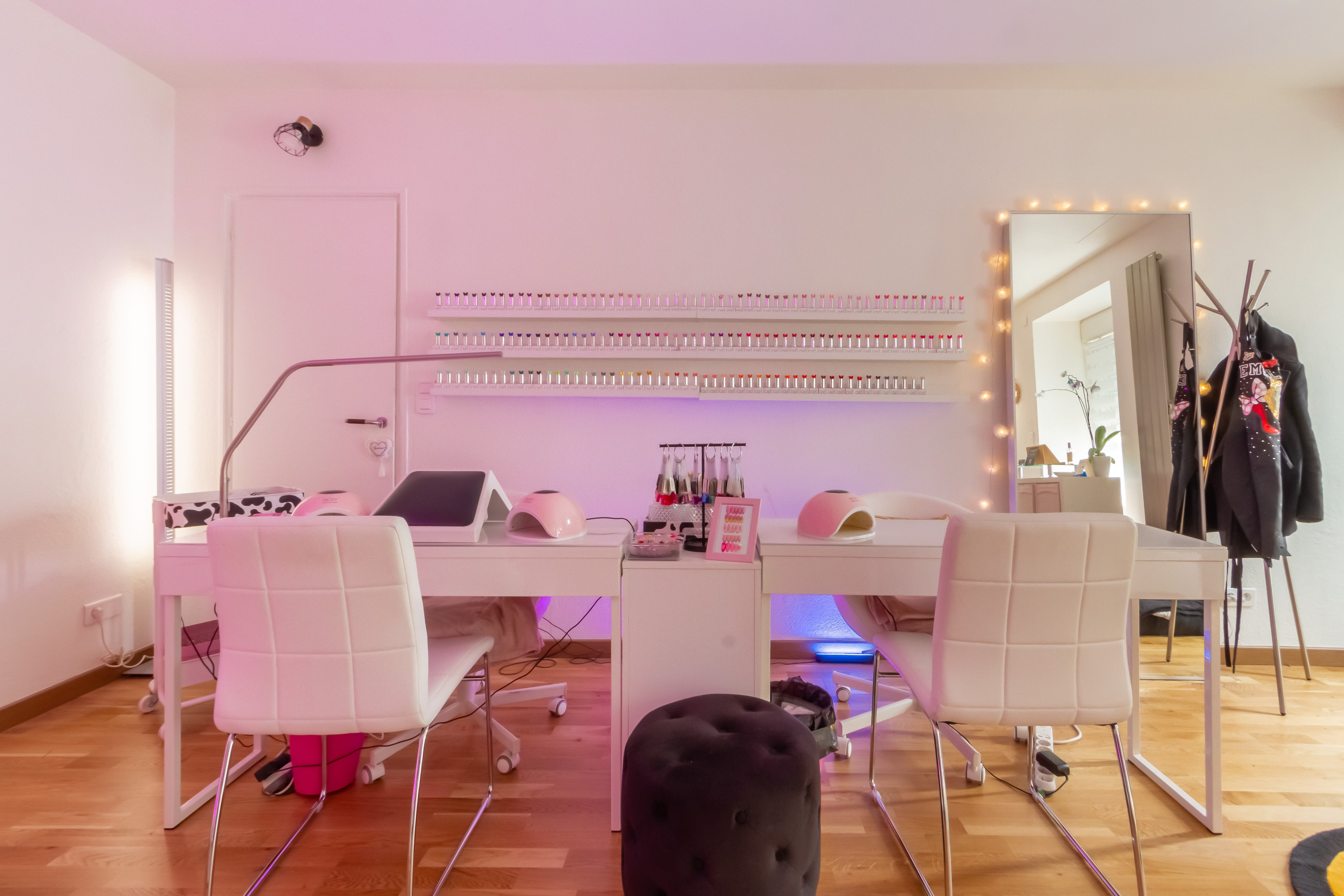 EMELINE BEAUTY - Onglerie Nantes - OneBooking