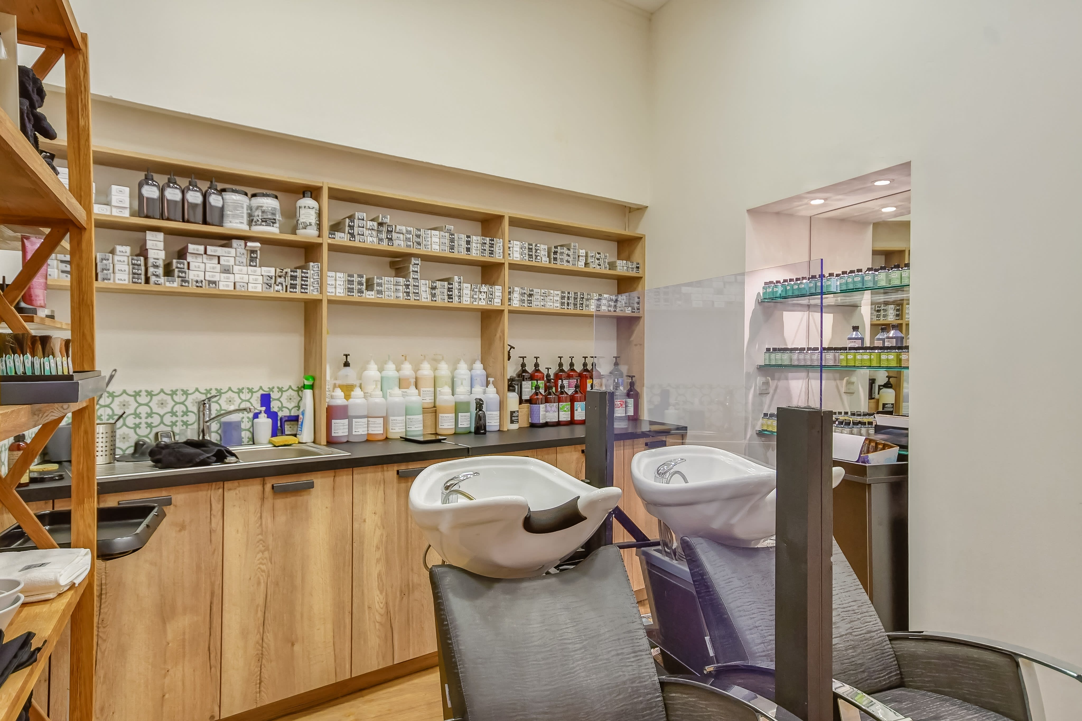 Numero 9 - Coiffure Toulouse - Numero 9 - Photo Galerie - OneBooking