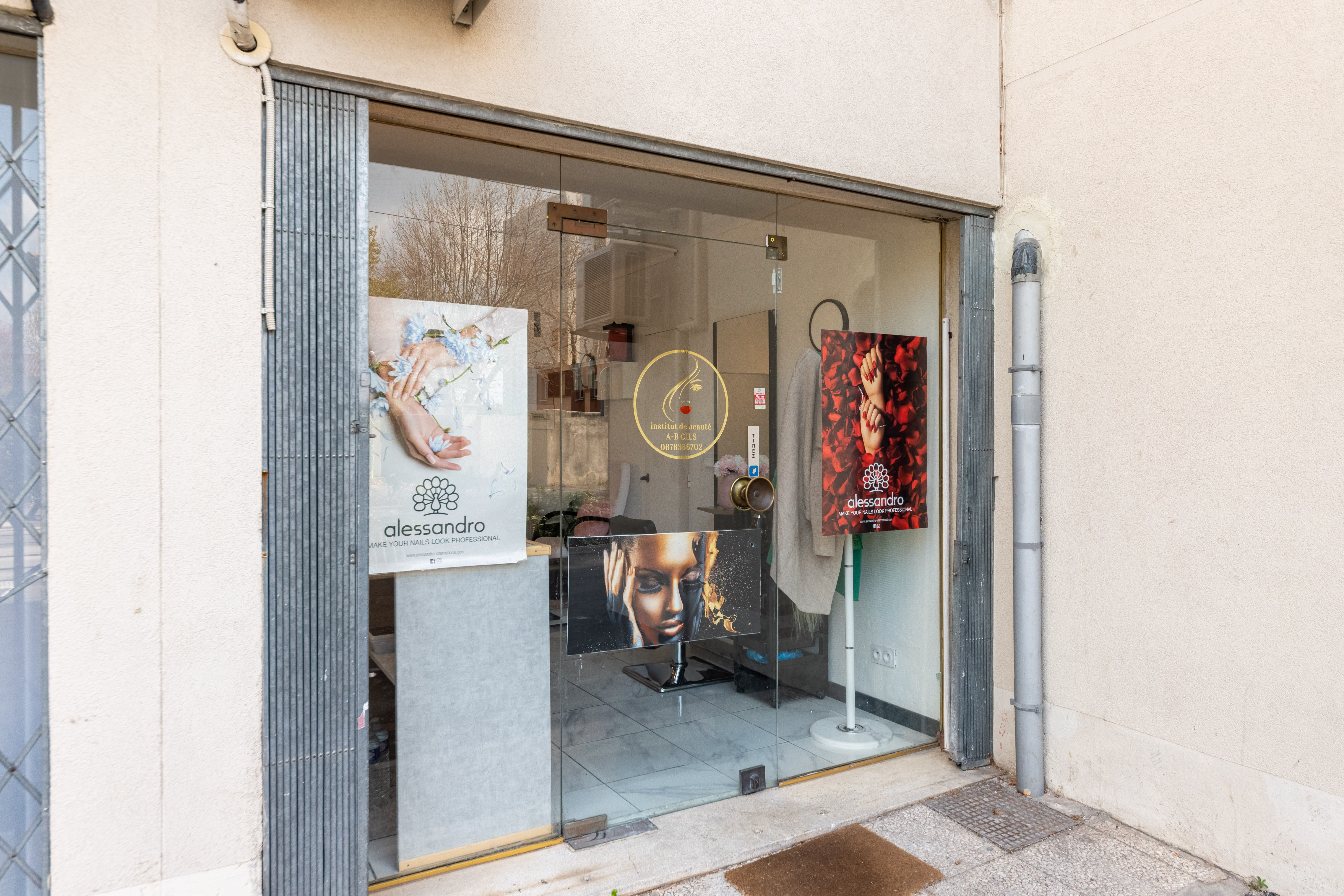 A-B CILS - Coiffure Avignon - Photo de couverture - OneBooking