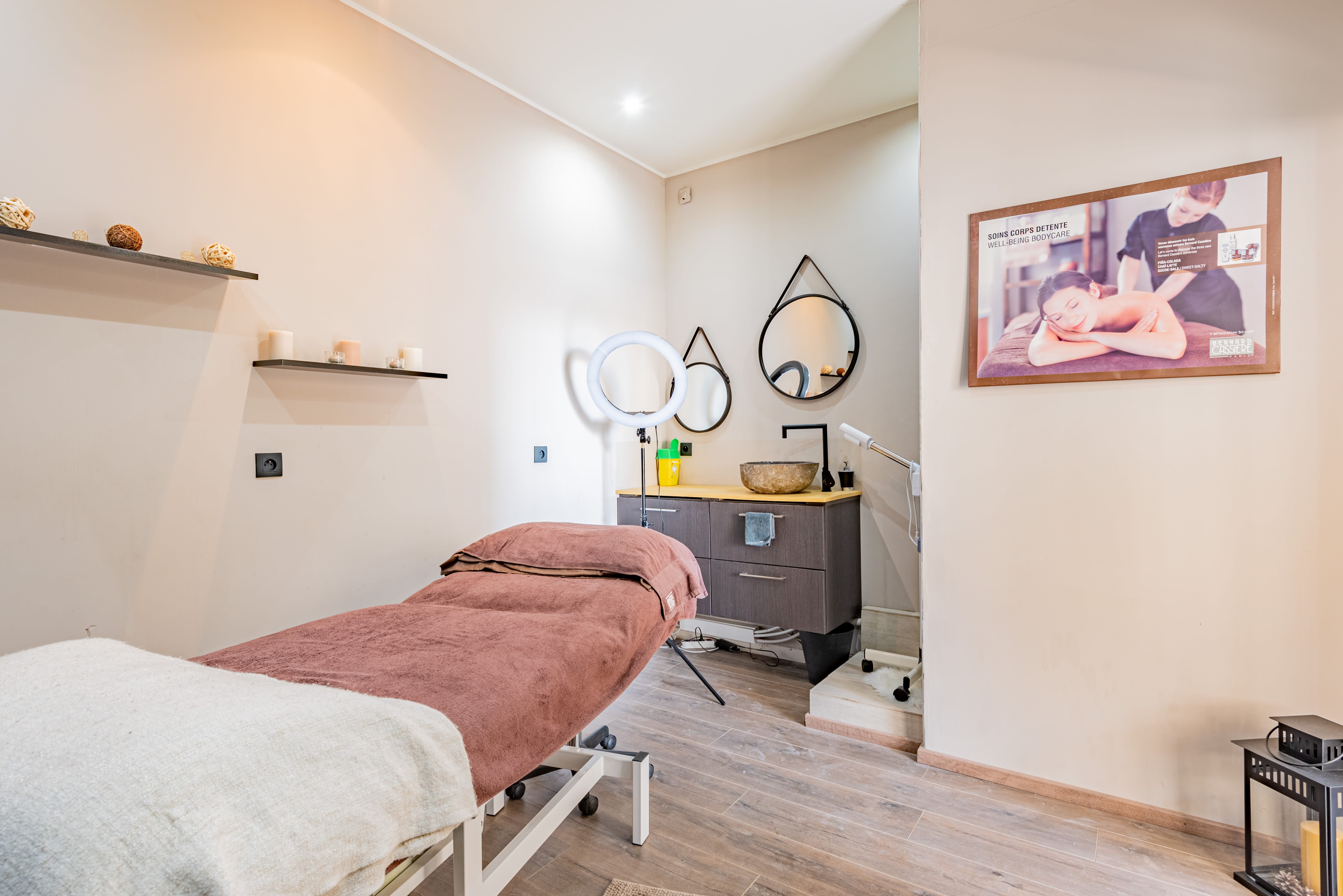 Au Comptoir de l'Ongle - Institut de beauté Antibes - Au Comptoir de l'Ongle - Photo Galerie - OneBooking