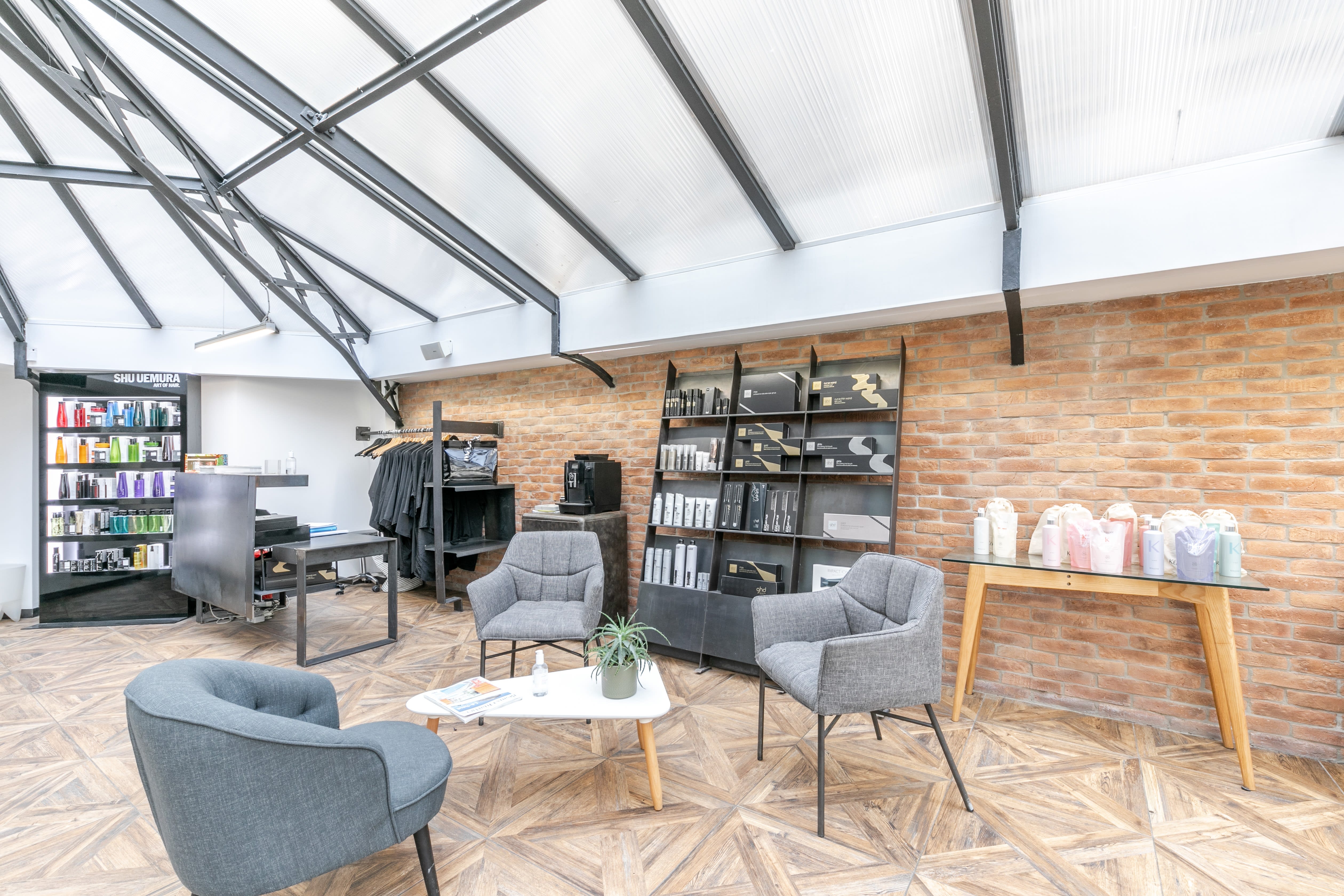 La Verrière Sur Cour - Coiffure Grenoble - OneBooking