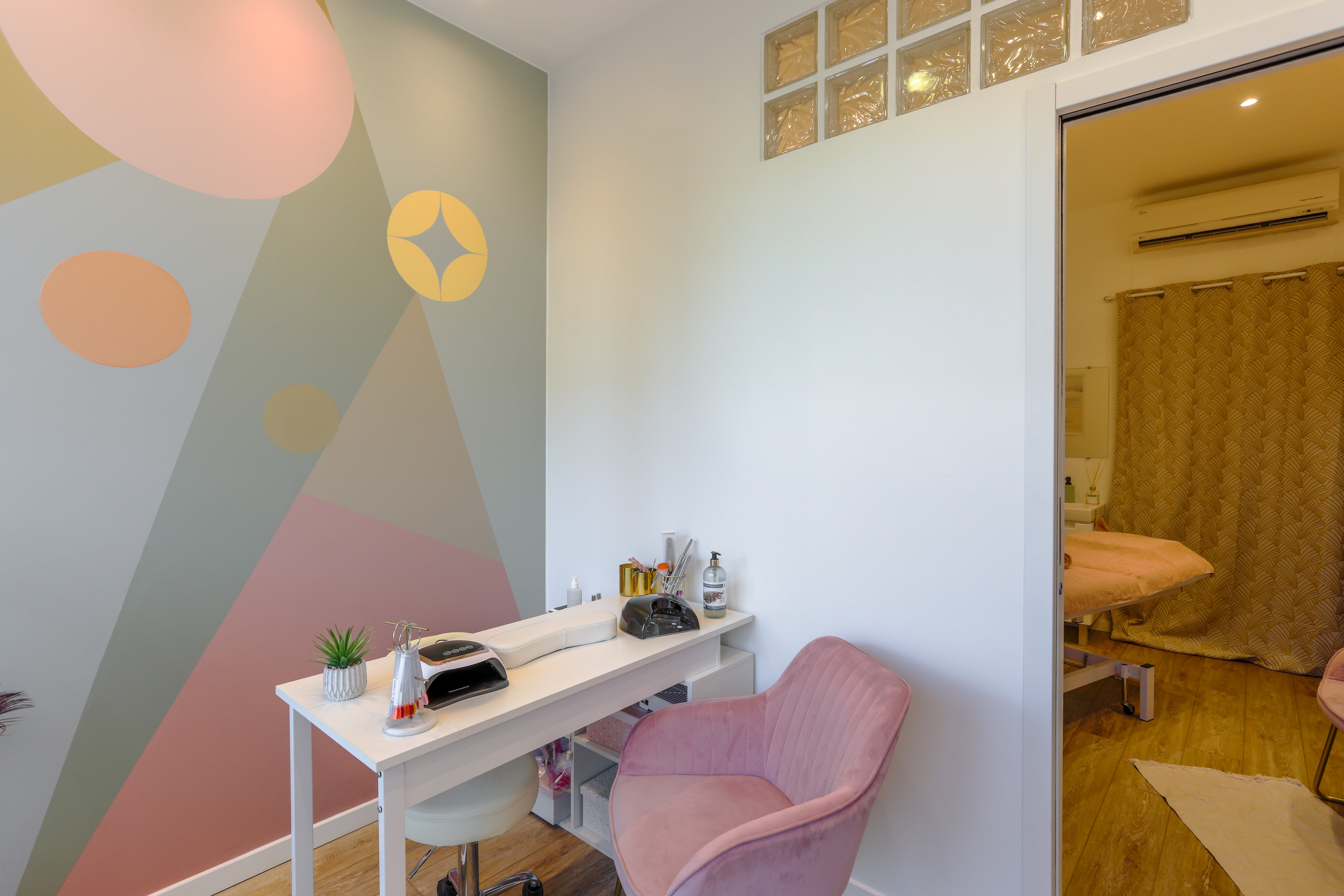 Les soins d'Angèle - Sourcils & cils Nice - Les soins d'Angèle - Photo Galerie - OneBooking