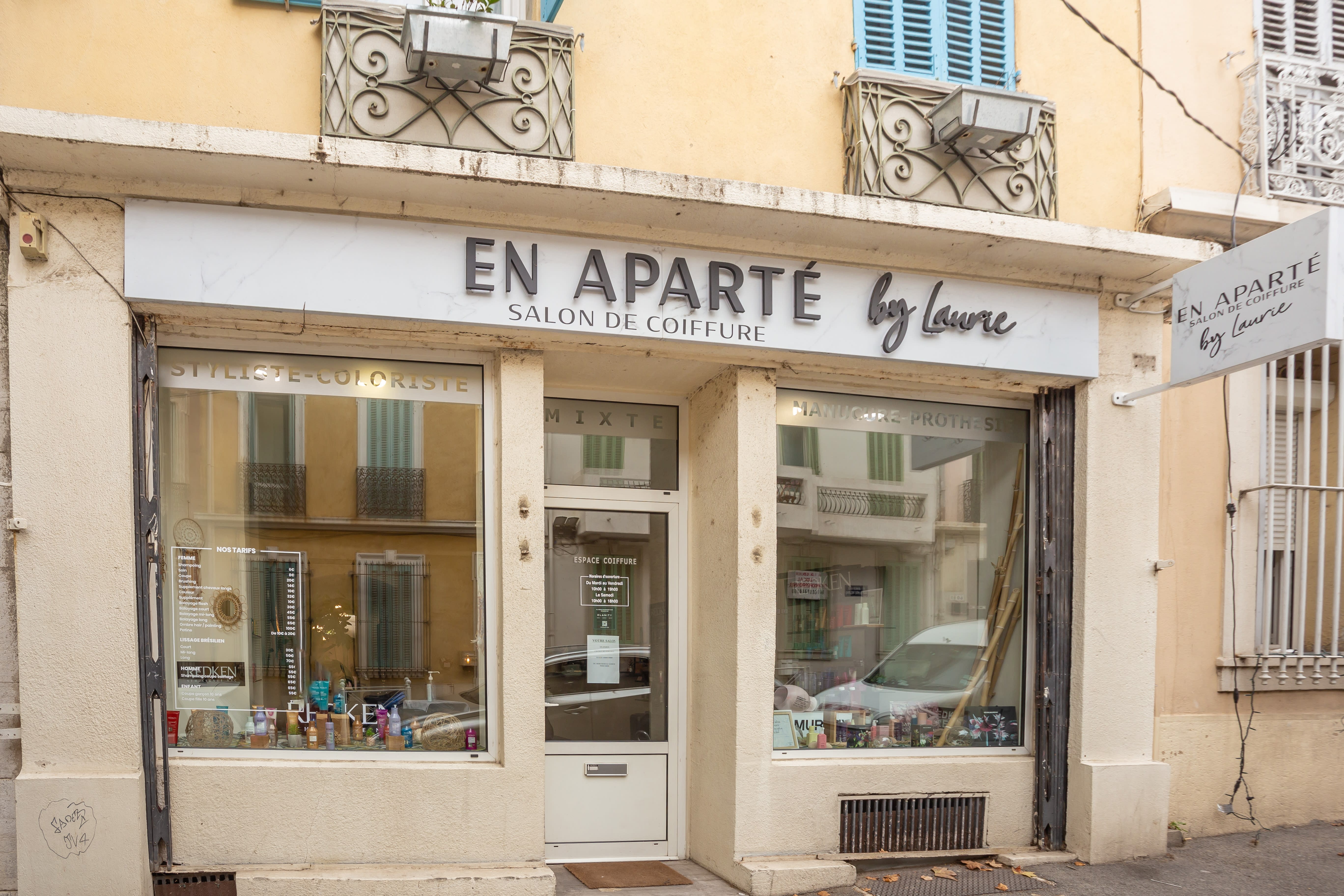 En Aparté by Laurie - Coiffure Toulon - OneBooking