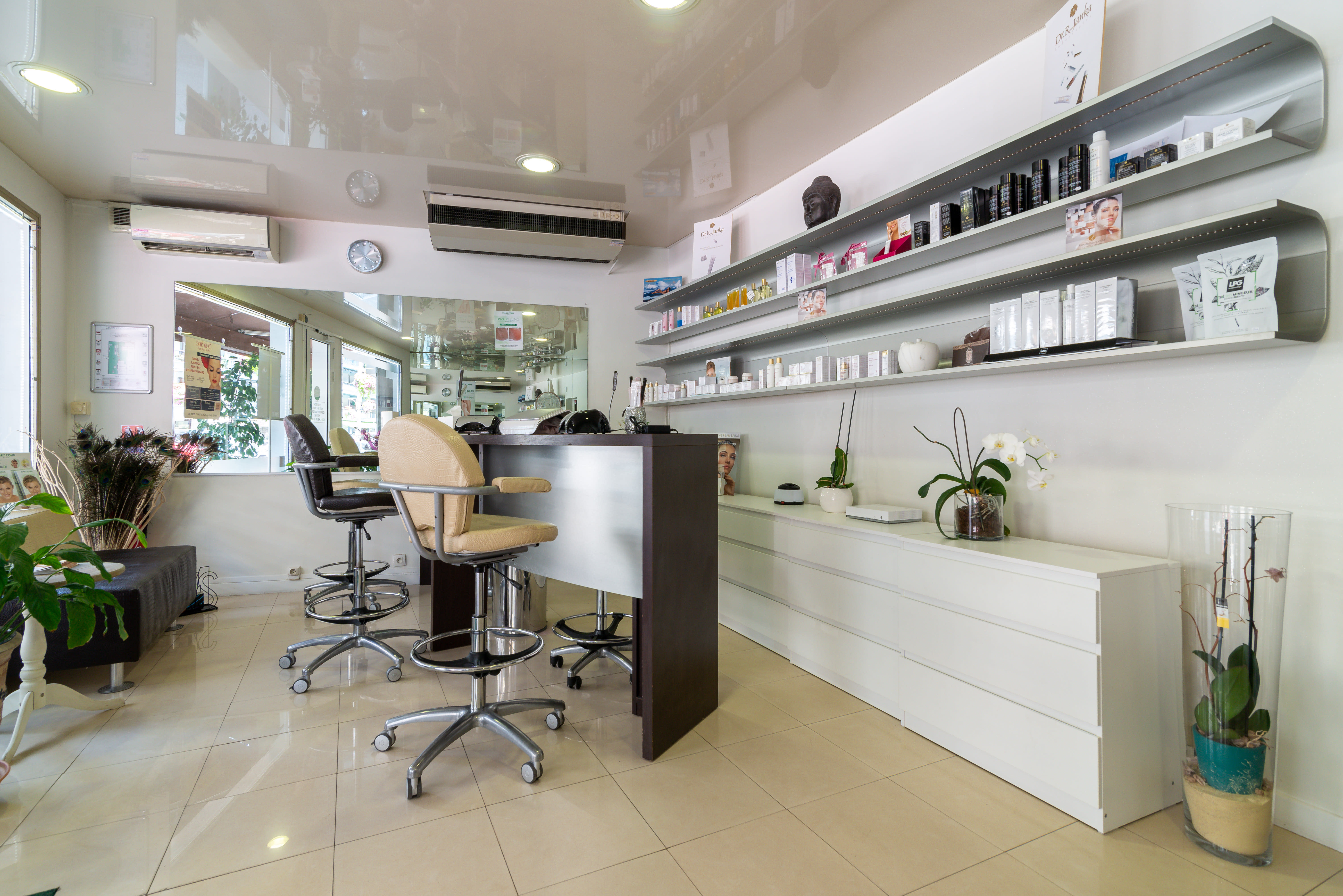 Institut Carla - Maquillage Cagnes-sur-Mer - OneBooking