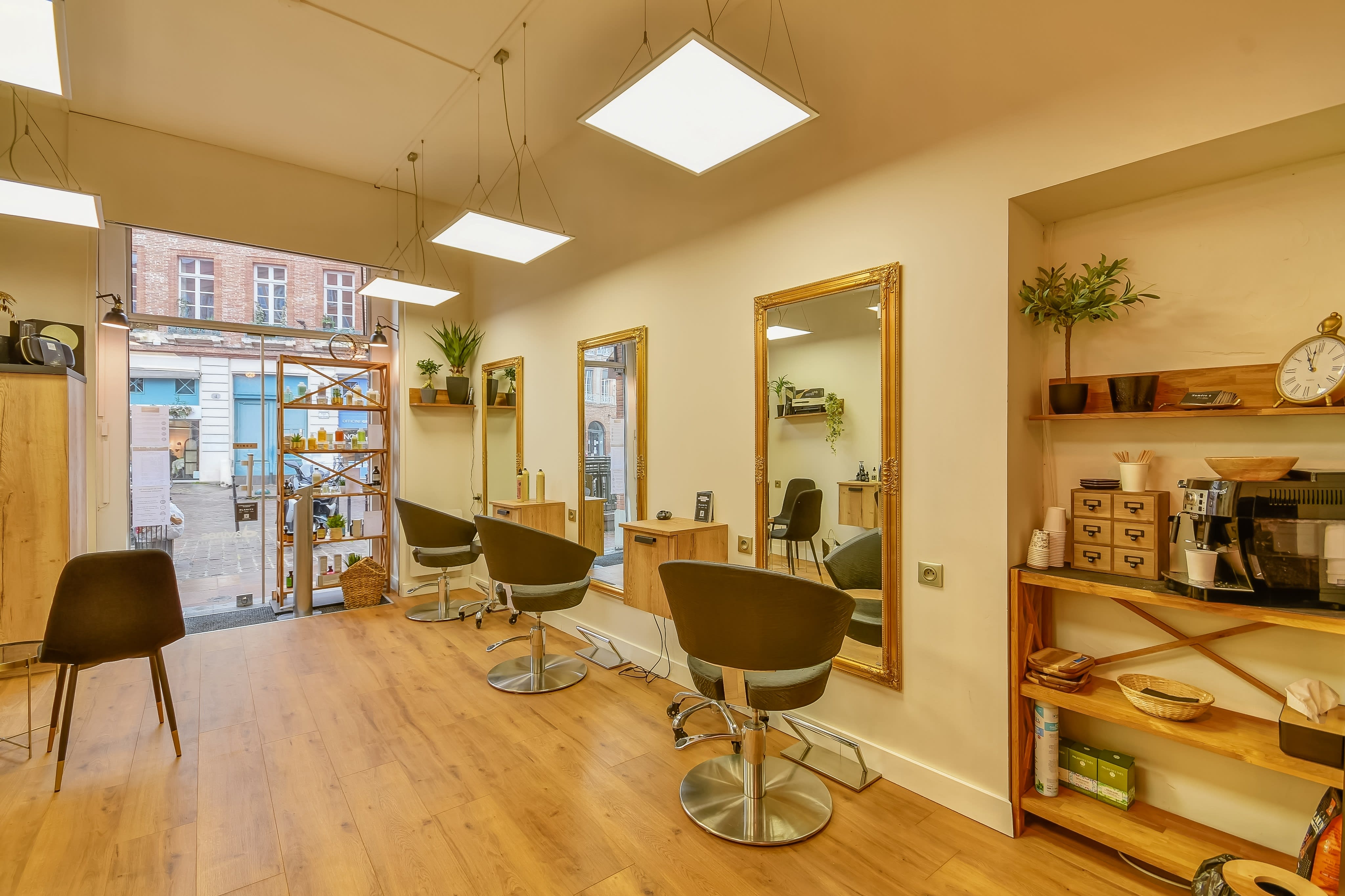Numero 9 - Coiffure Toulouse - Numero 9 - Photo Galerie - OneBooking