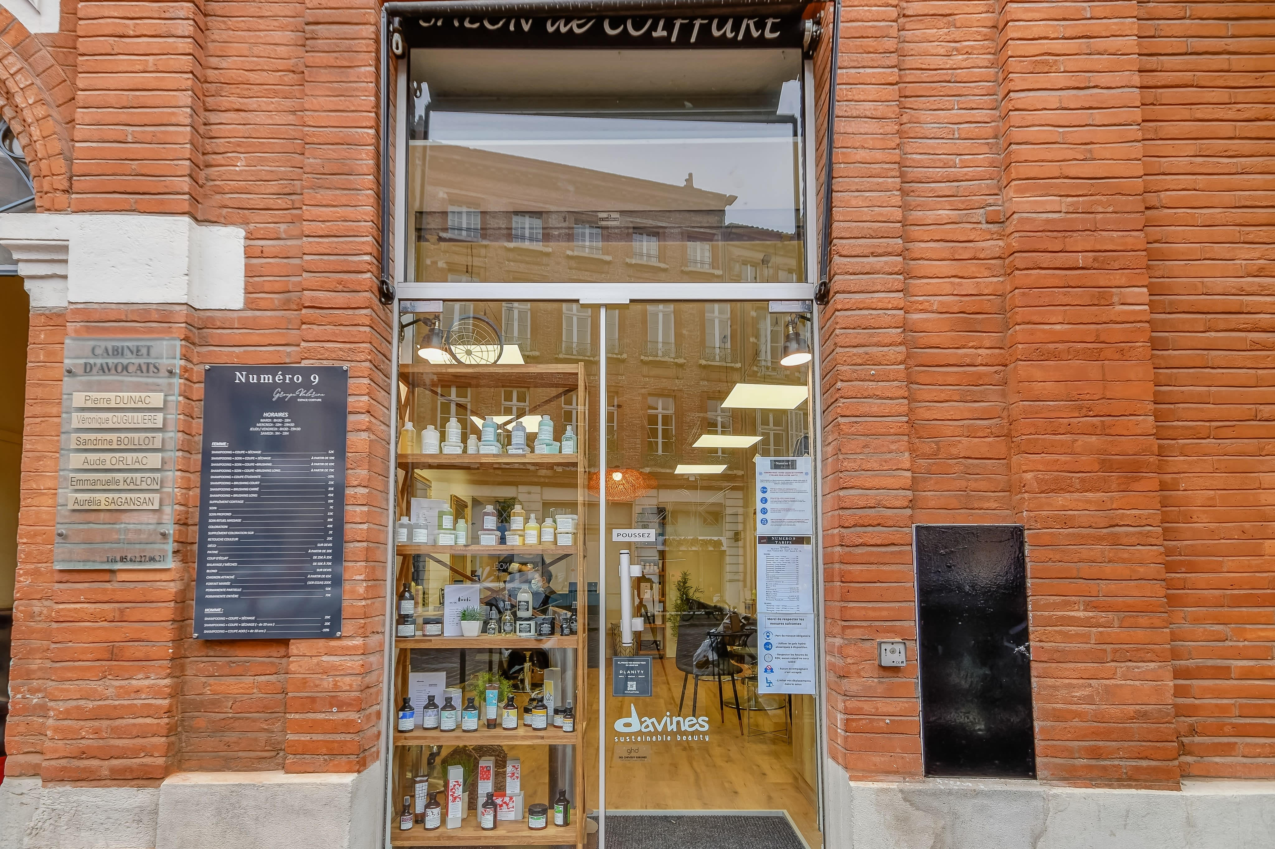 Numero 9 - Coiffure Toulouse - Photo de couverture - OneBooking