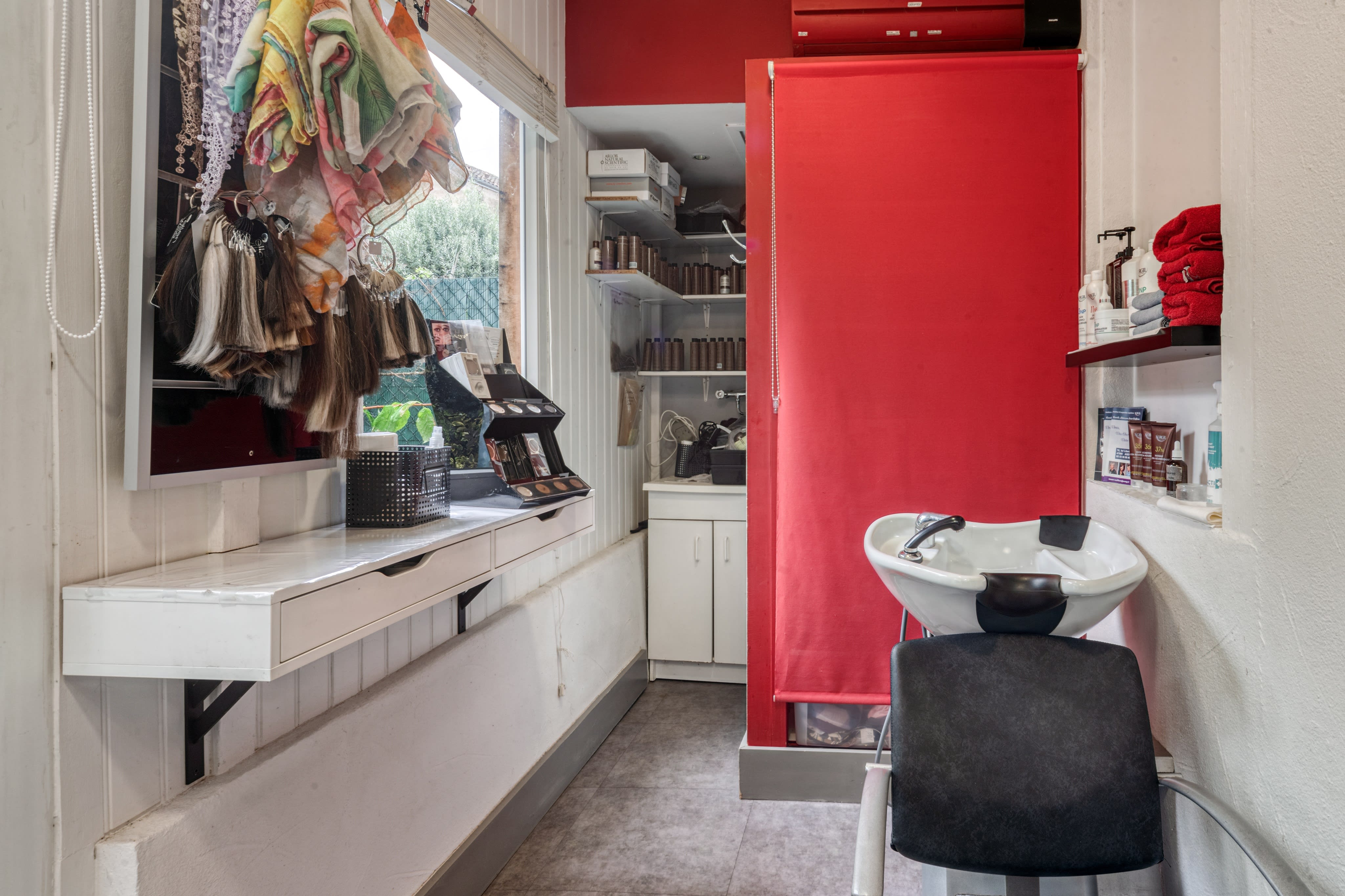 INNOV'COIFFURE - Salon. Institut Capillaire. Studio de Dermographie Capillaire - Institut de beauté Agen - INNOV'COIFFURE - Salon. Institut Capillaire. Studio de Dermographie Capillaire - Photo Galerie - OneBooking