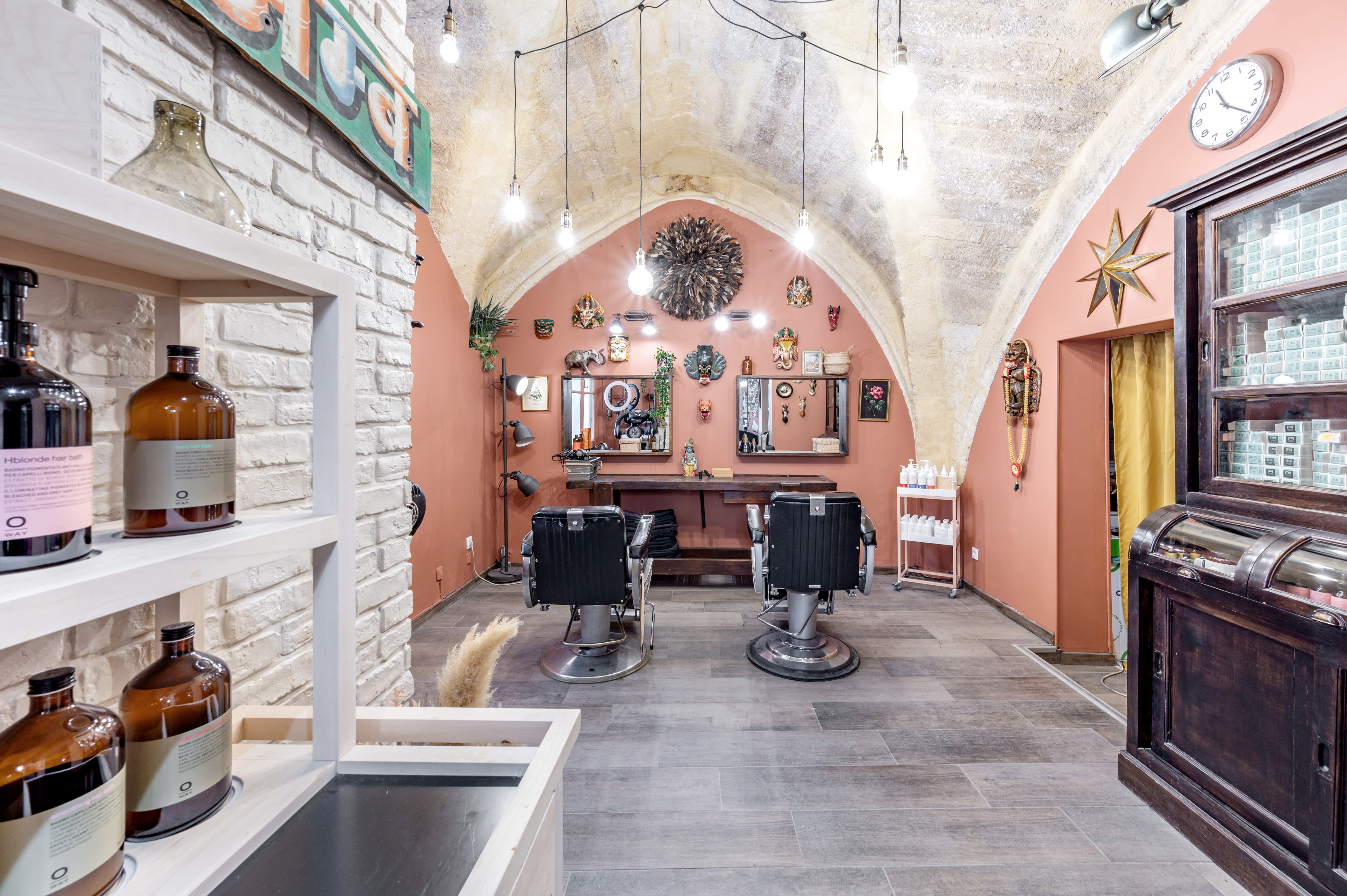 Cut My Bangs - Coiffure Montpellier - Cut My Bangs - Photo Galerie - OneBooking