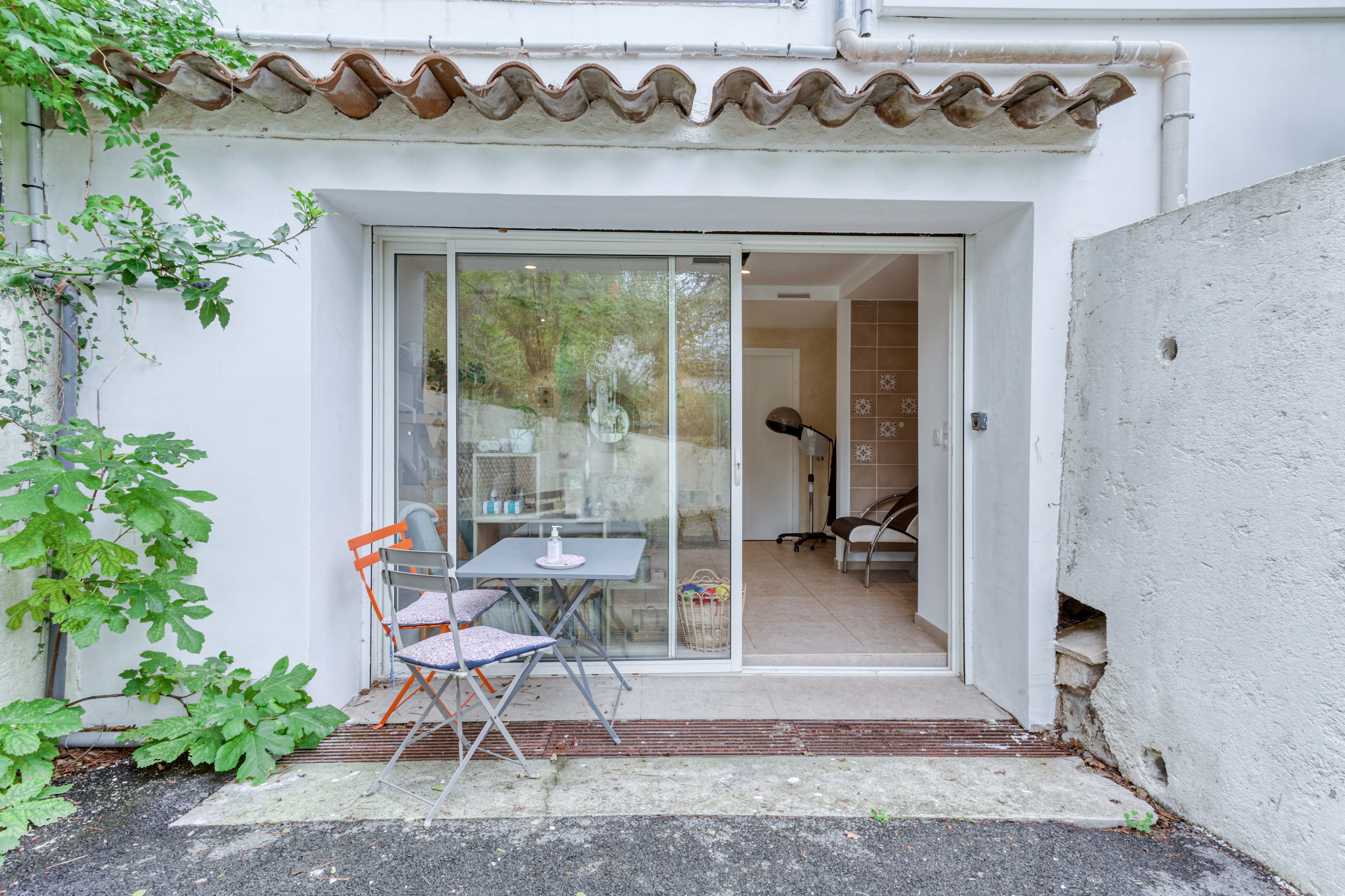 Charlotte Hinsinger - Coiffure Mougins - Photo de couverture - OneBooking