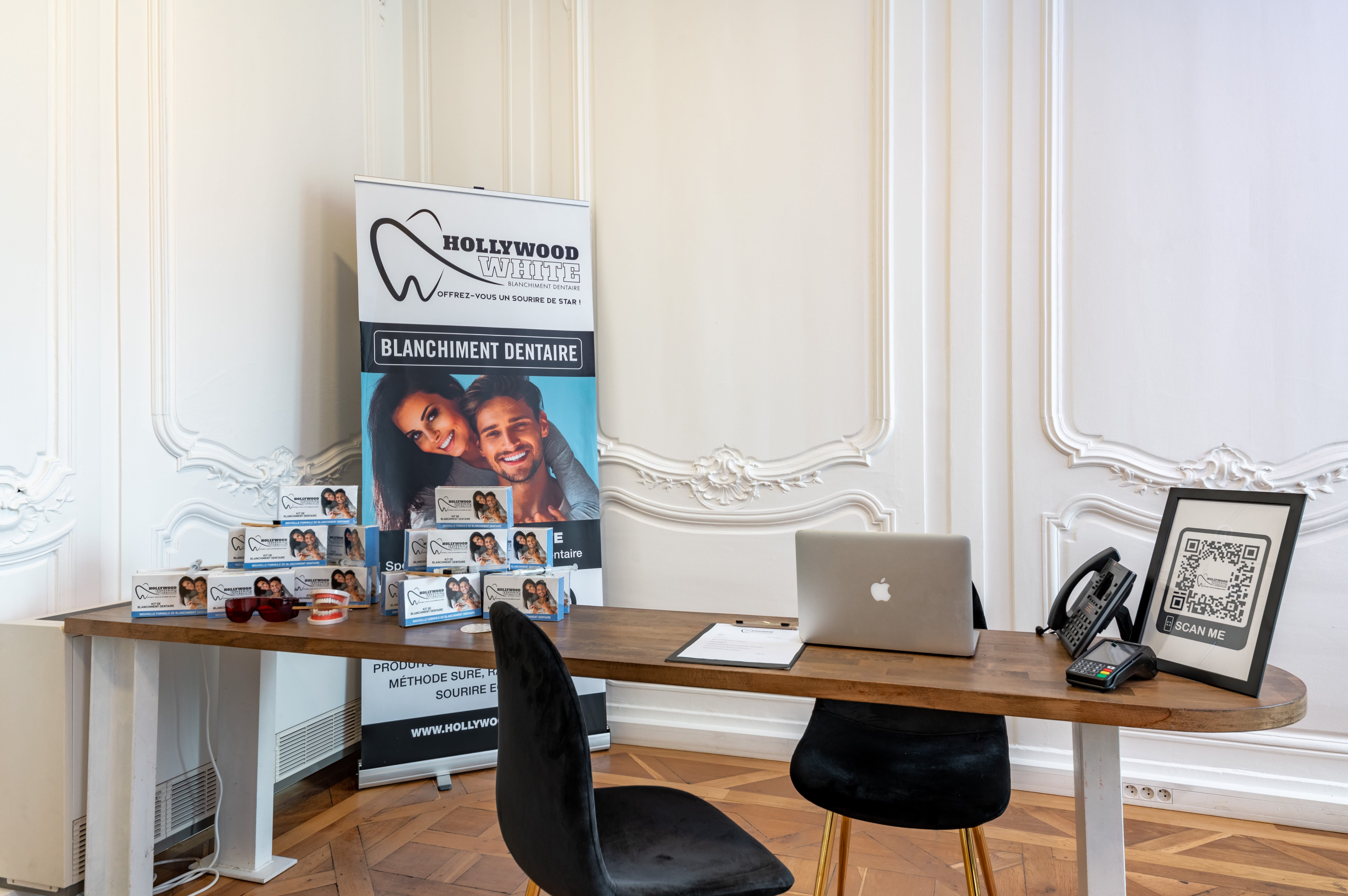 Hollywood White - Centre de Blanchiment Dentaire - Strass Dentaire - Institut de beauté Lyon - OneBooking