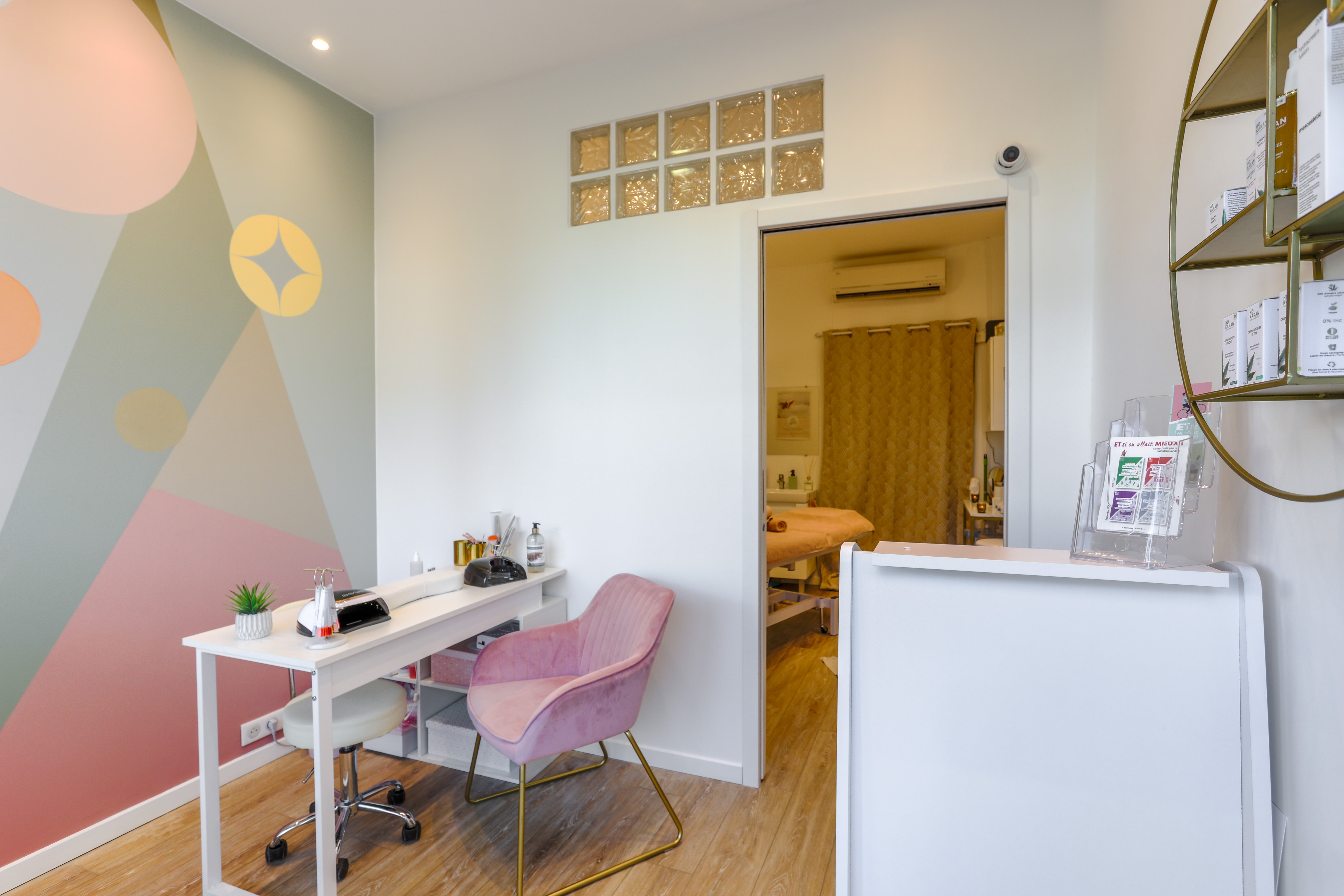 Les soins d'Angèle - Sourcils & cils Nice - Les soins d'Angèle - Photo Galerie - OneBooking
