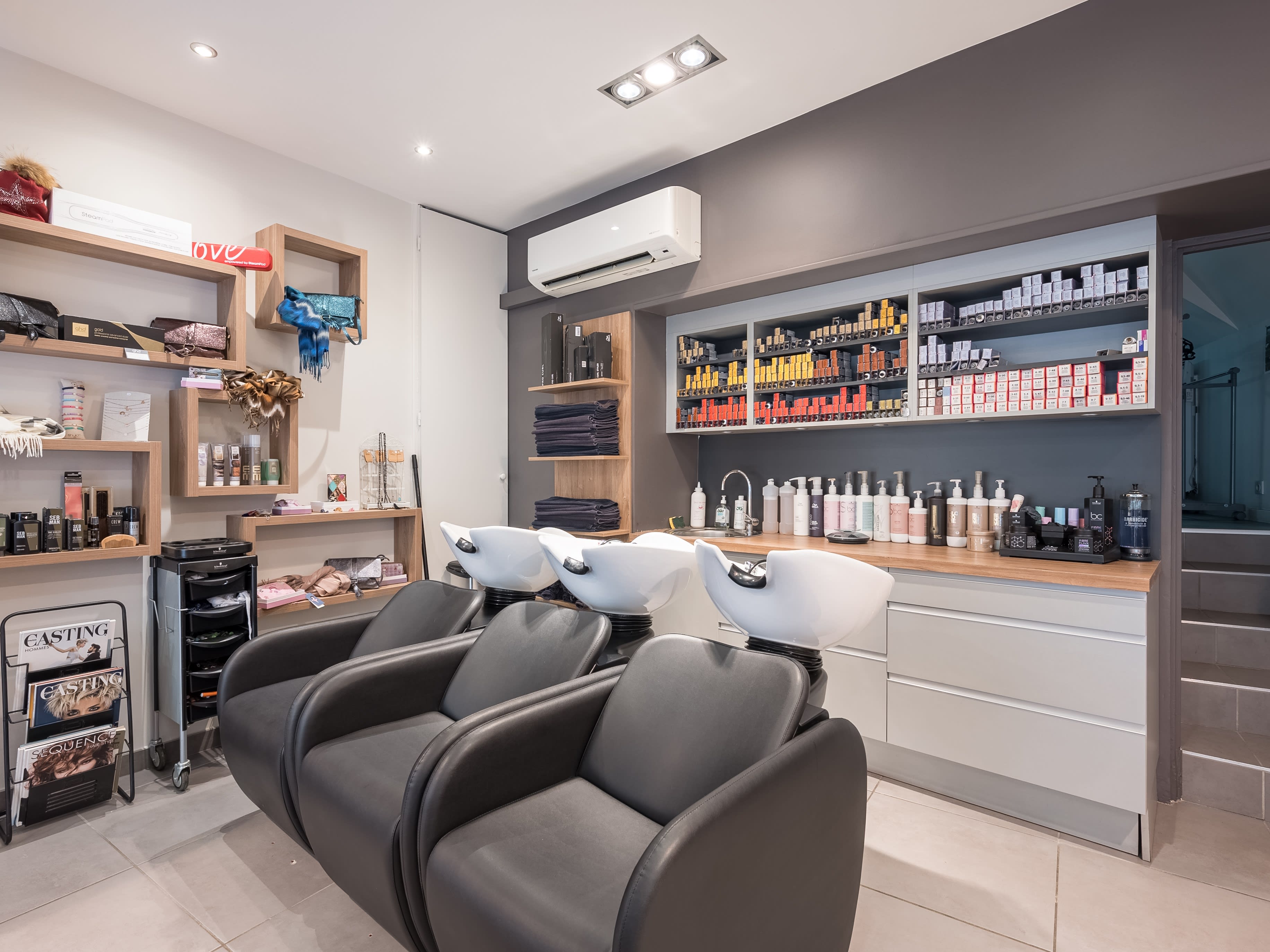 Le salon de coiffure mixte Version Originale à Faverges en Haute-Savoie -  (74210)