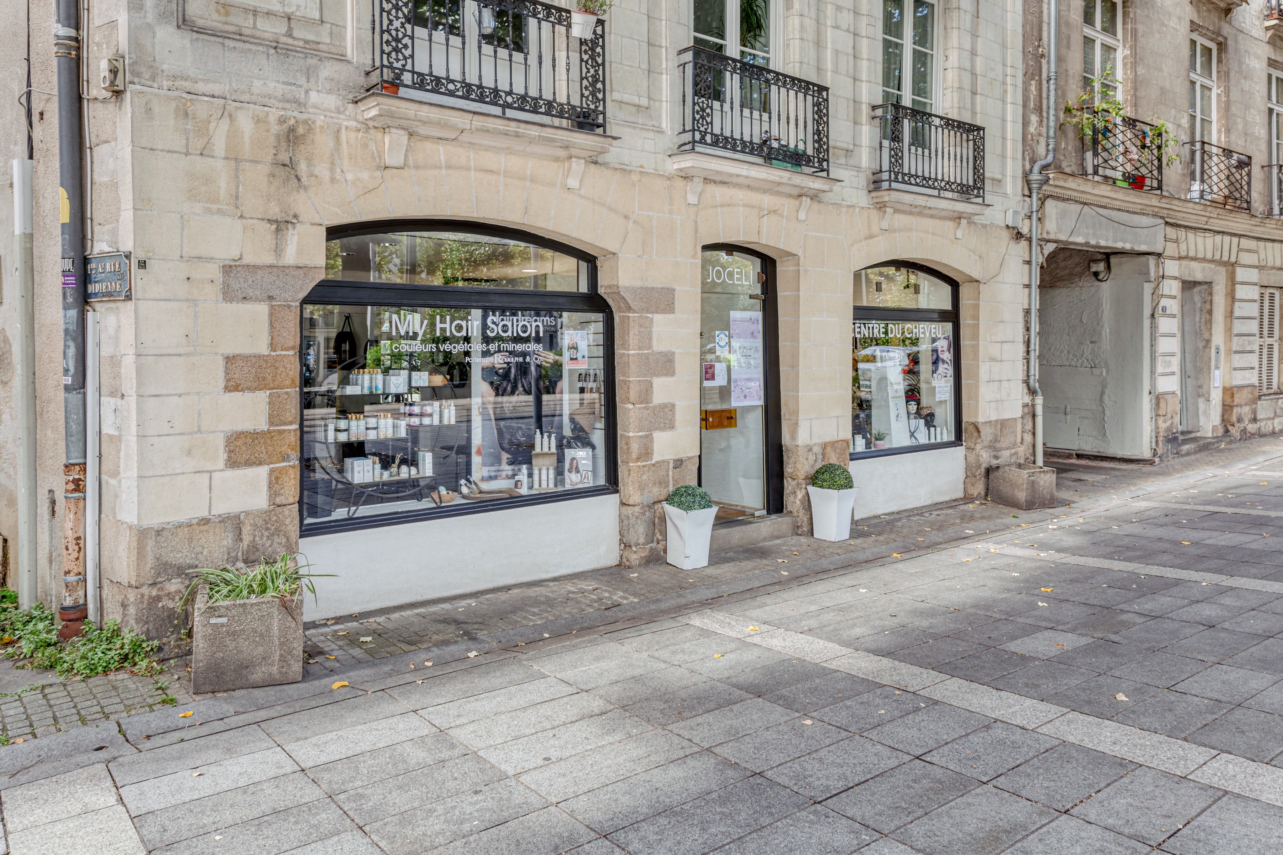Centre du cheveu Joceli - Coiffure Nantes - Centre du cheveu Joceli - Photo Galerie - OneBooking