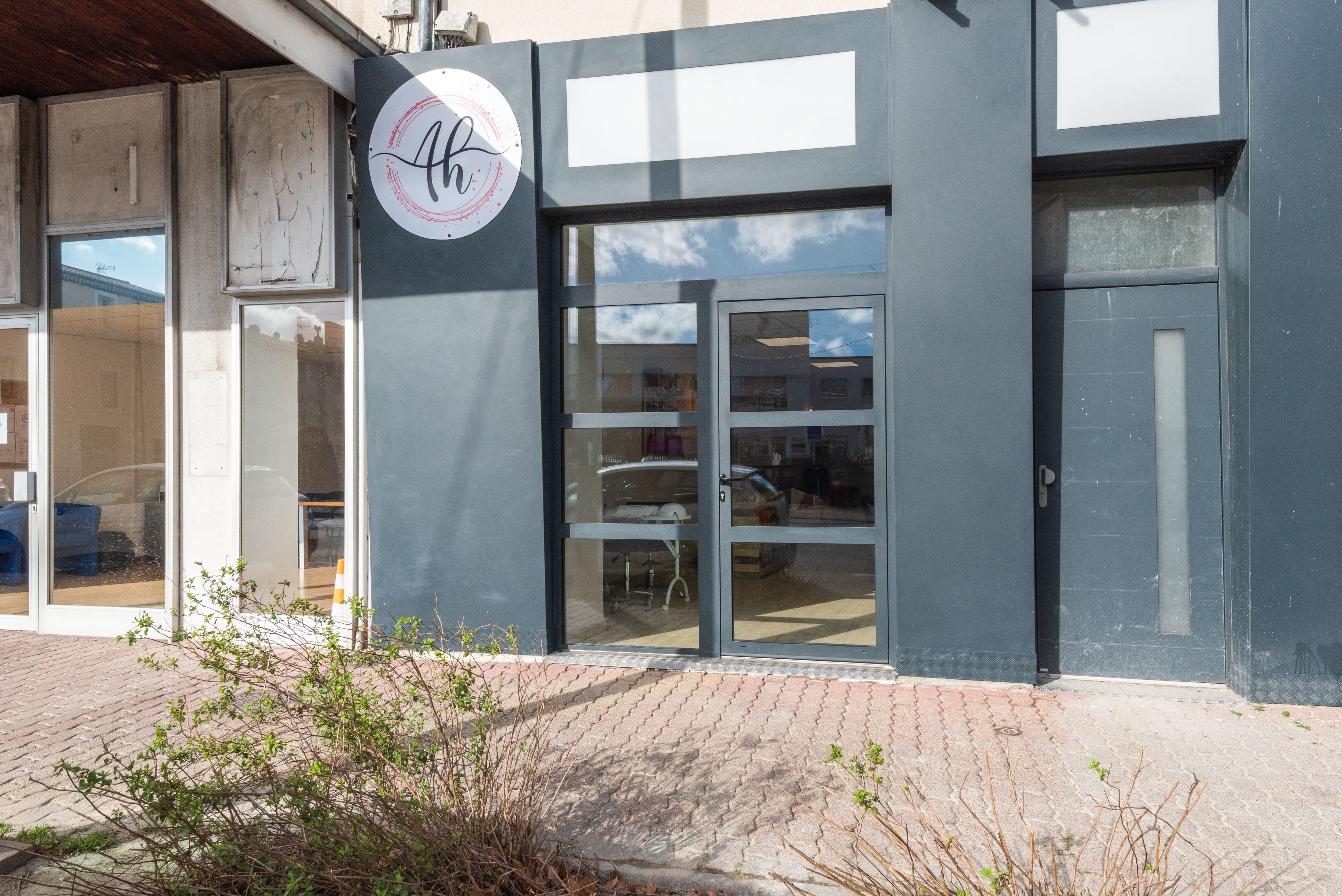 adeHAIR - Coiffure Montélimar - OneBooking