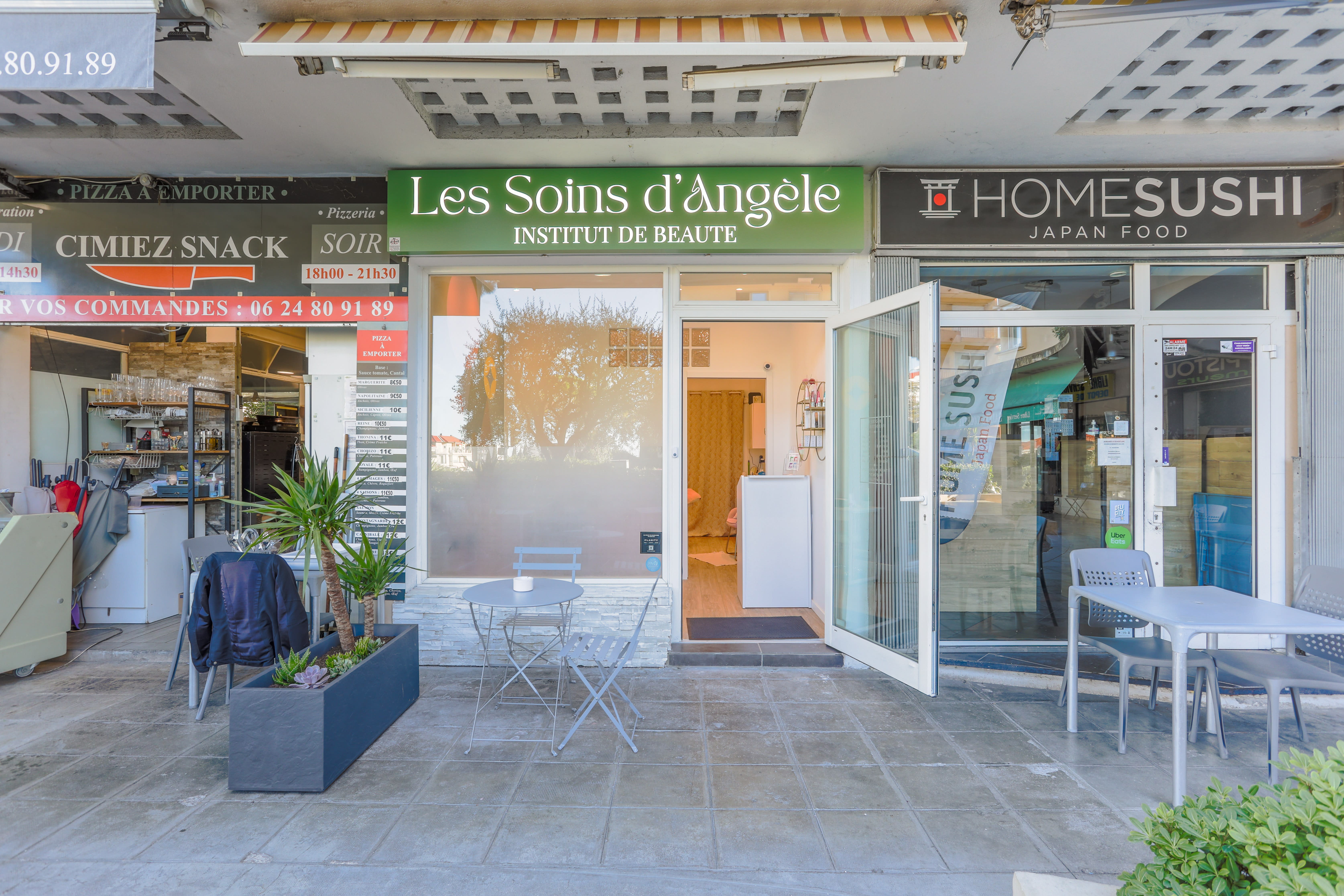 Les soins d'Angèle - Sourcils & cils Nice - Photo de couverture - OneBooking