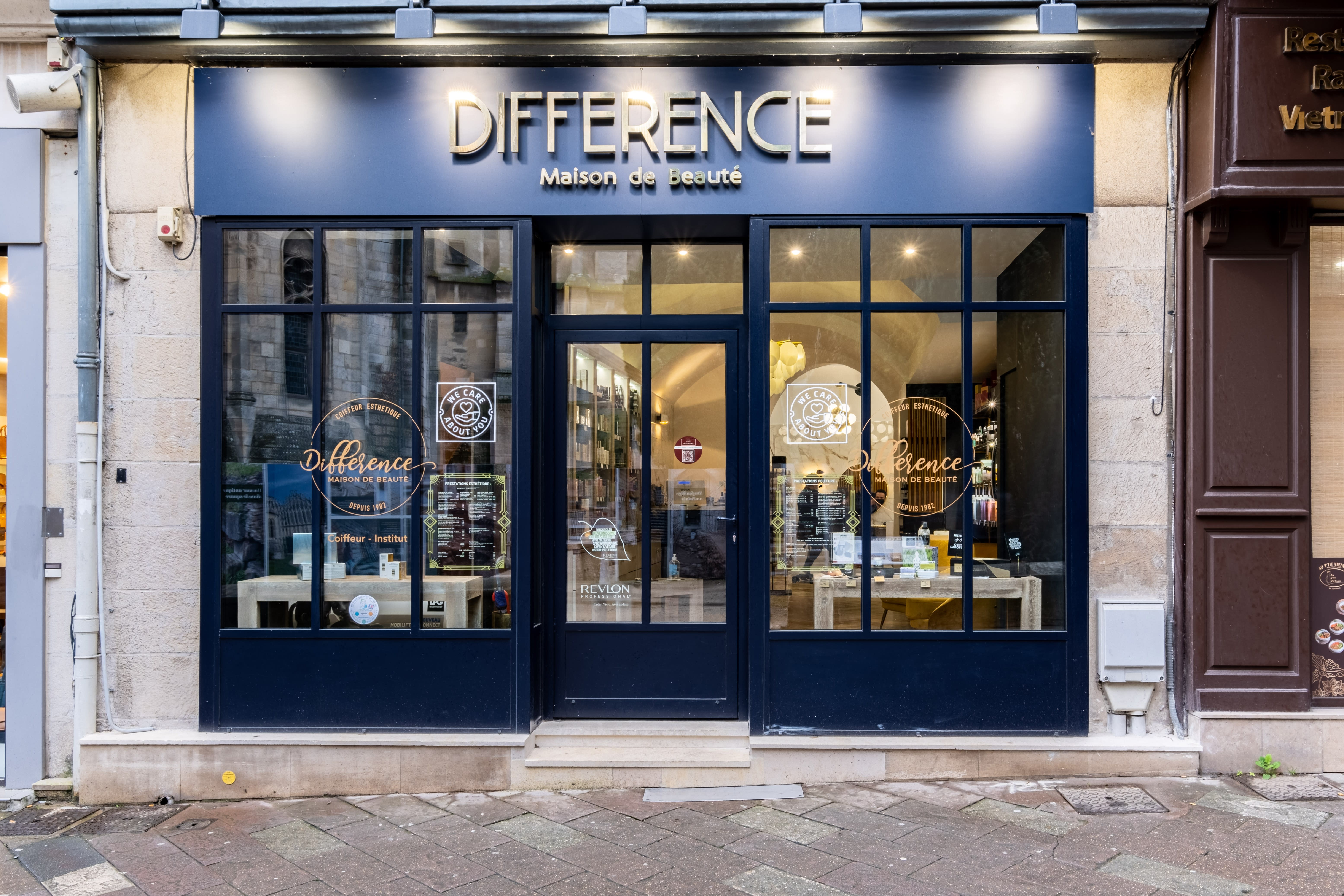 Différence - Onglerie Poitiers - OneBooking