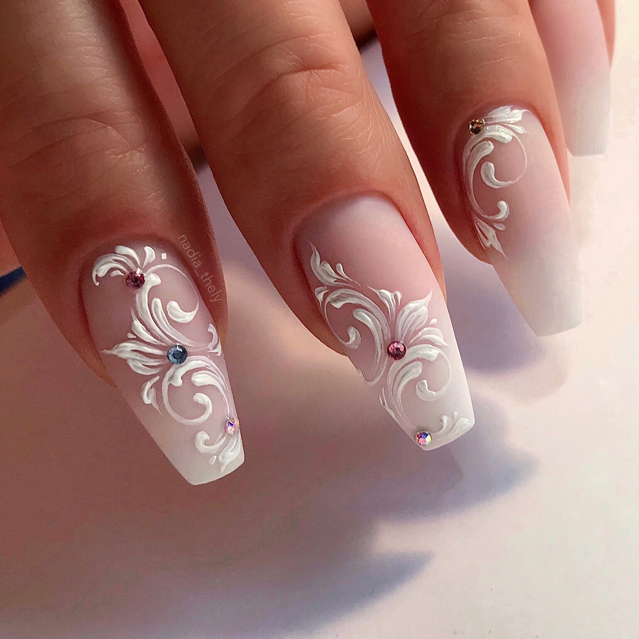 EMi Nail Studio & School - Institut de beauté Saint-Étienne - OneBooking
